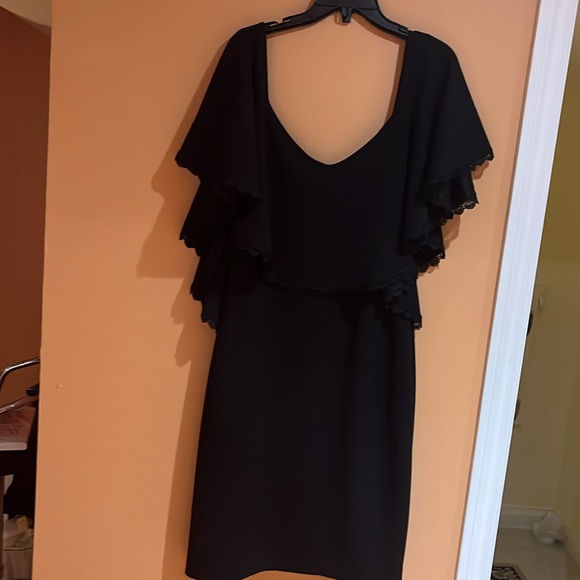 Classy  ladies dress - Picture 2 of 13